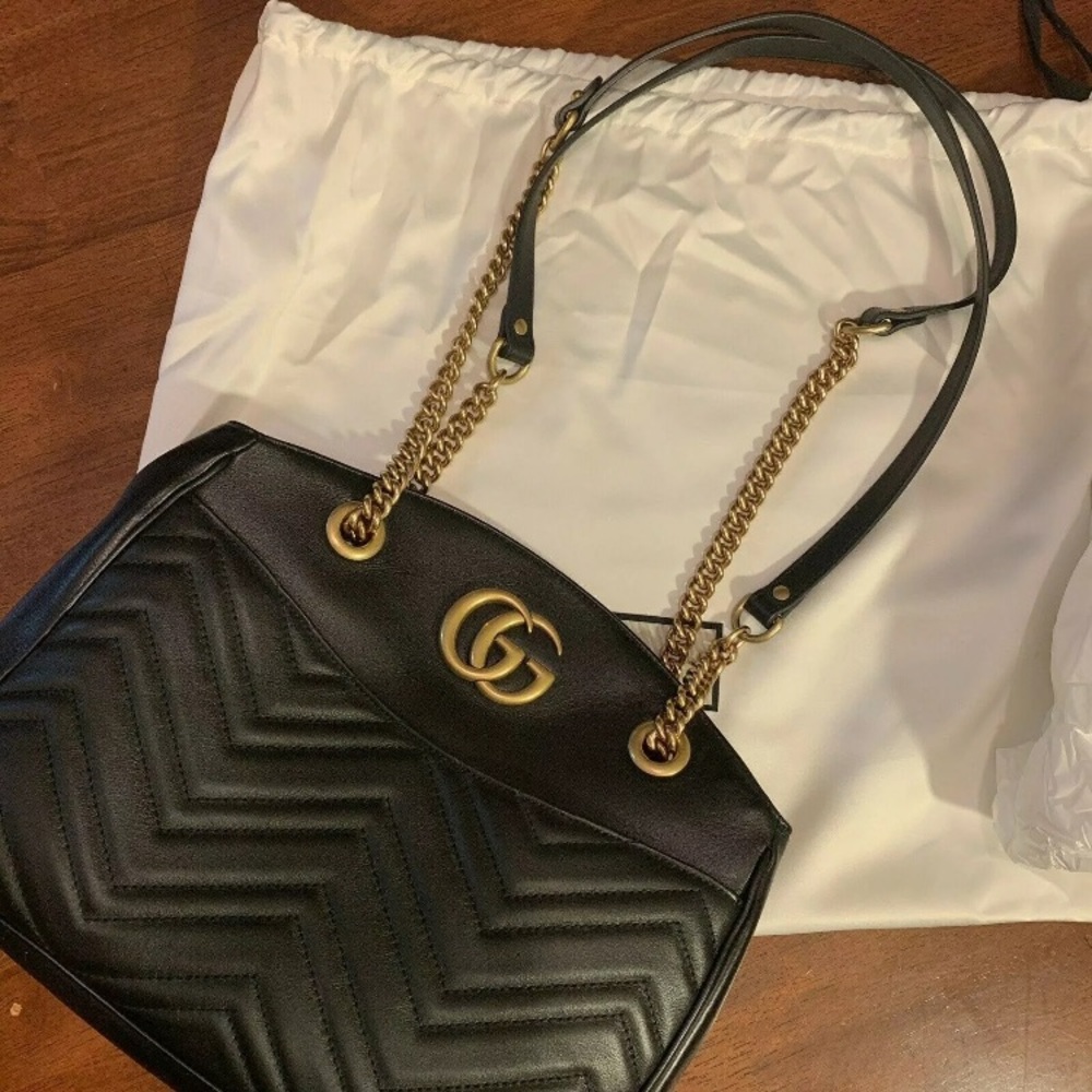 Gucci GG Medium Matelasse Shoulder Bag - Picture 6 of 7